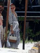 Devon-Windsor-in-Bikini-303