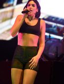 Dua-Lipa-355