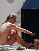 Gwyneth Paltrow in Bikini with Fiance Brad Falchuk on Holiday in Capri