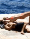 Gwyneth-Paltrow-in-Bikini-19