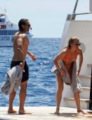Gwyneth-Paltrow-in-Bikini-9