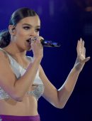 Hailee Steinfeld Performing at Isle of MTV Concert in Malta