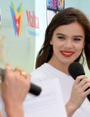 Hailee Steinfeld at Isle of MTV Press Conference in Malta