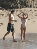 Hailey-Baldwin-959