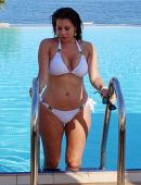 Imogen Thomas Sunbathes in Bikini at Infinity Pool