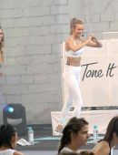 Josephine-Skriver-804