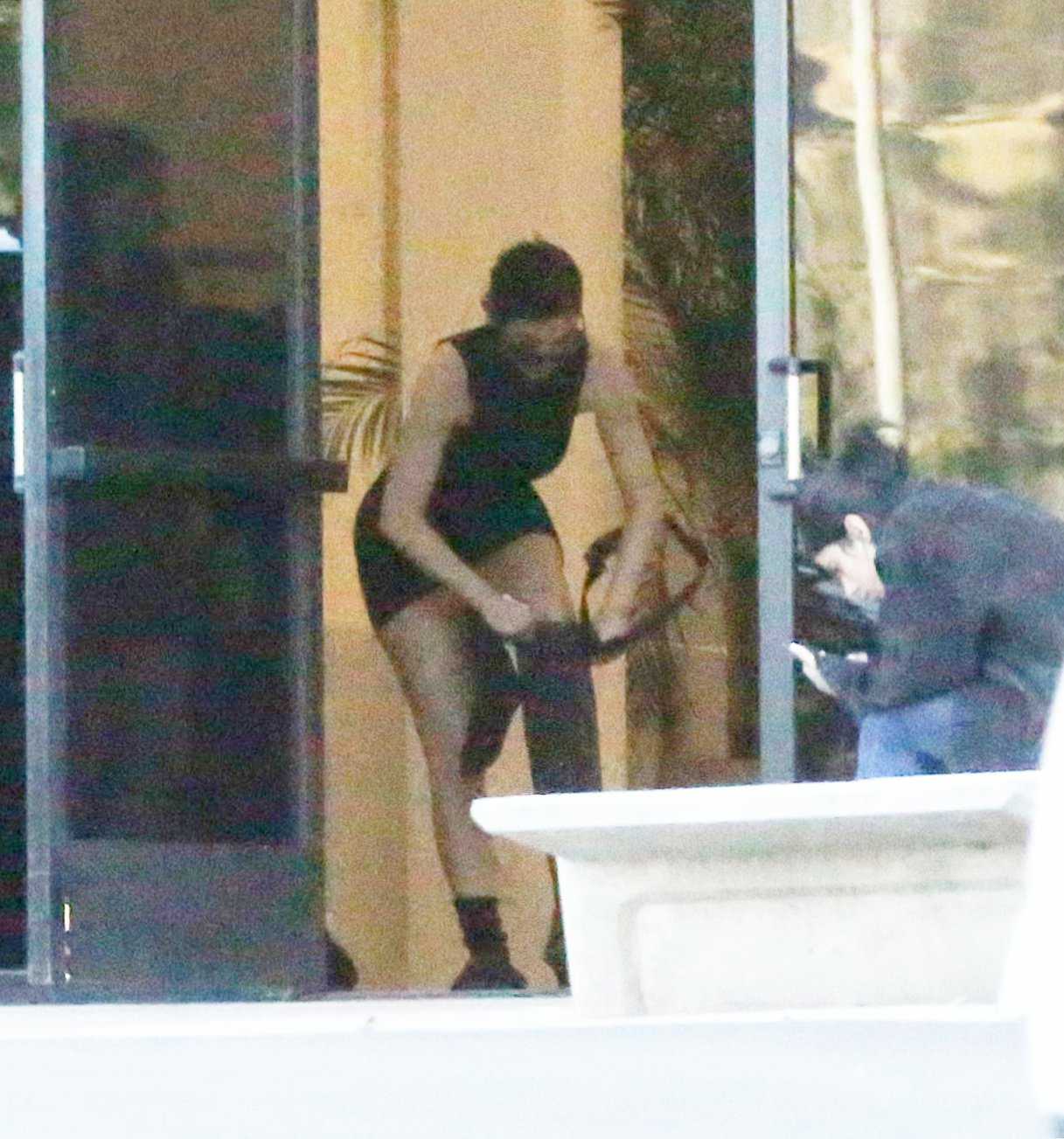 Kylie-Jenner-and-Kim-Kardashian-Booty-22