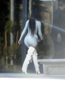 Kylie-Jenner-and-Kim-Kardashian-Booty-25