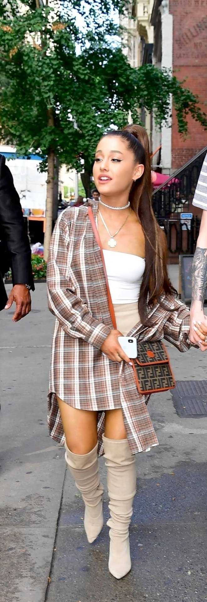 Ariana-Grande-509