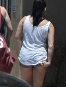 Ariel-Winter-Leggy-in-Shorts-752