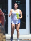 Ariel-Winter-Leggy-in-Shorts-770
