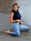Charlotte-McKinney-213