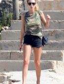 Dylan-Penn-in-Bikini-575