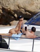 Emily-Ratajkowski-Booty-9