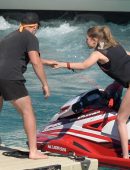 Gigi-Hadid-in-Bikini-11