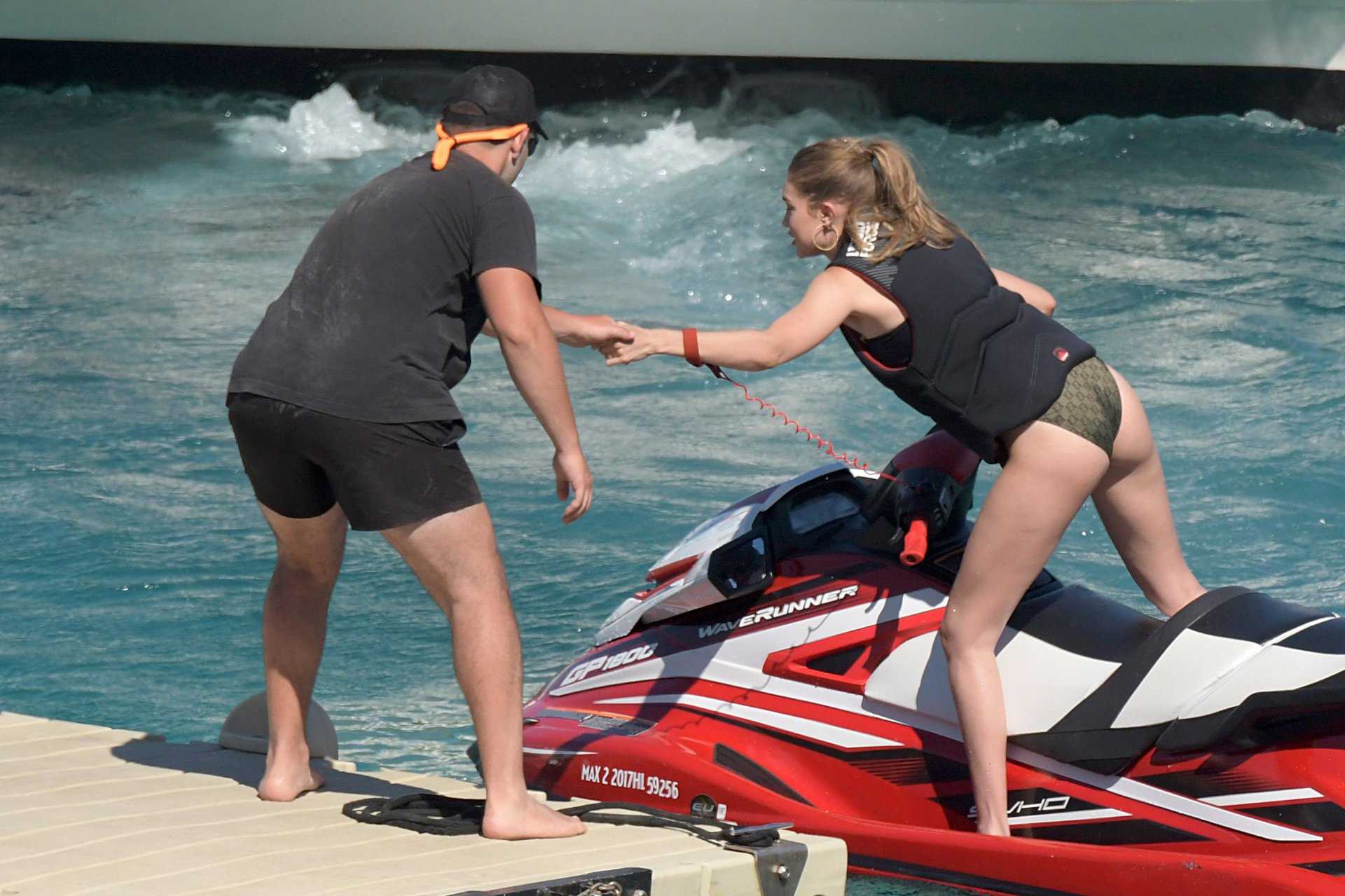 Gigi-Hadid-in-Bikini-11