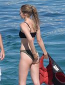 Gigi-Hadid-in-Bikini-12
