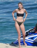 Gigi-Hadid-in-Bikini-13