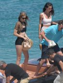 Gigi-Hadid-in-Bikini-2