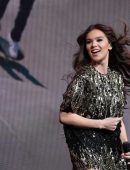 Hailee Steinfeld Performing at Radio City Music Hall in NYC