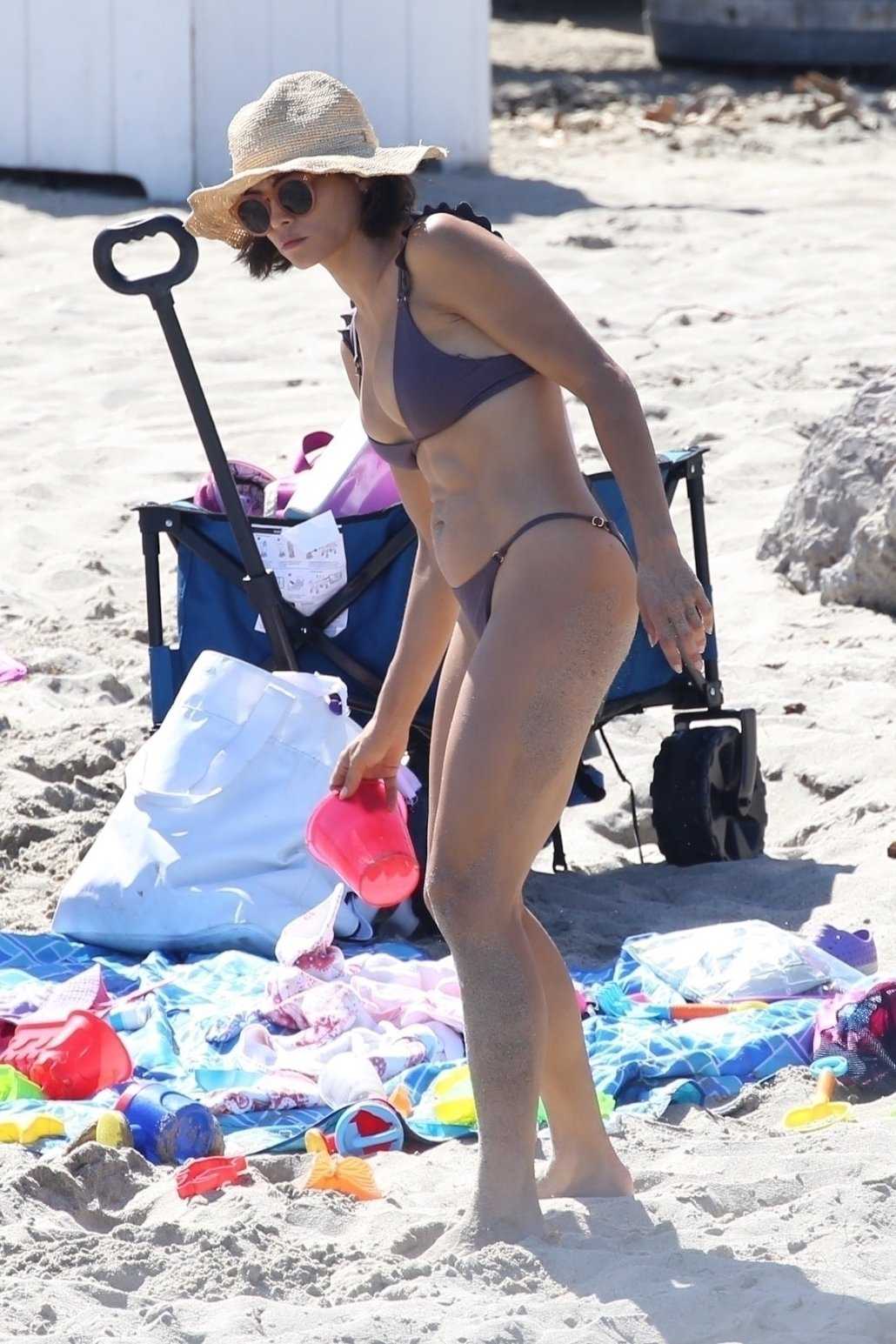 Jenna-Dewan-Tatum-in-Bikini-784