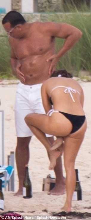 Jennifer-Lopez-Booty-852