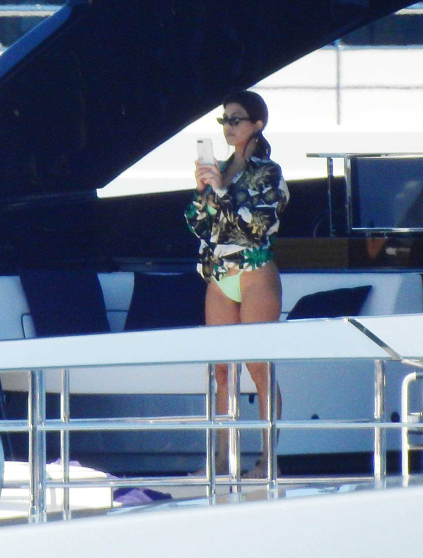 Kourtney-Kardashian-1