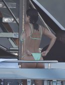 Kourtney-Kardashian-11