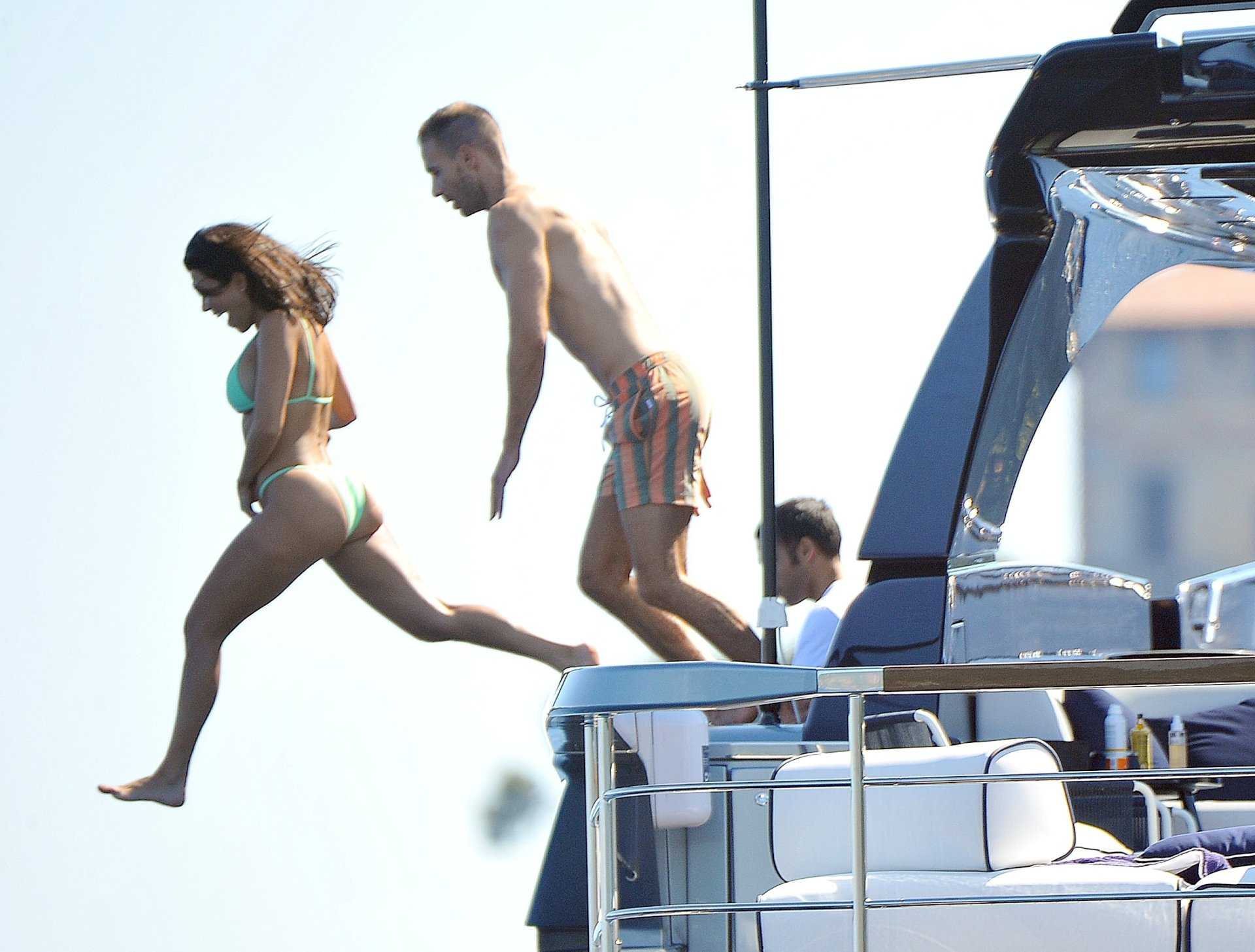 Kourtney-Kardashian-14