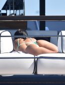 Kourtney-Kardashian-16