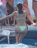 Kourtney-Kardashian-17