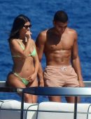 Kourtney-Kardashian-3