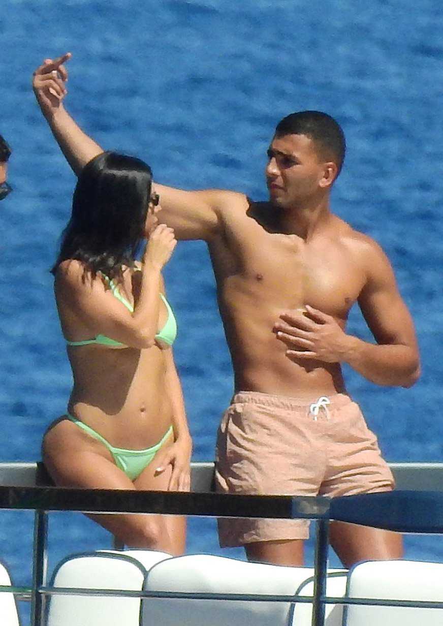 Kourtney-Kardashian-4