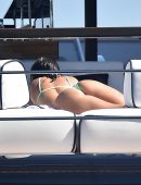 Kourtney-Kardashian-8