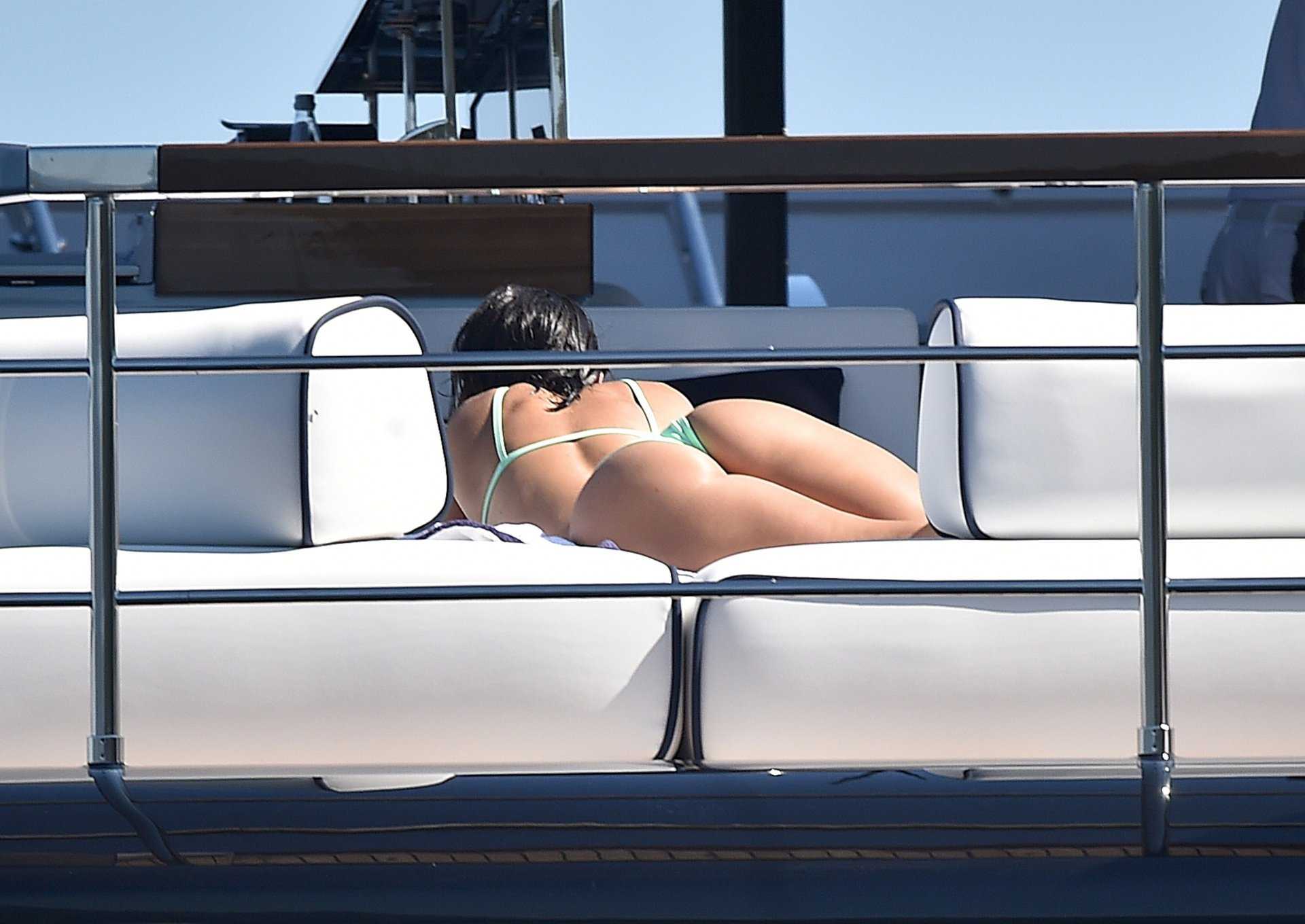 Kourtney-Kardashian-8
