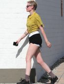 Kristen Stewart Outside a Spa in Los Angeles