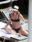 Maria Sharapova Booty in Black Bikini at the Pool in Positano