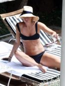 Maria Sharapova Booty in Black Bikini at the Pool in Positano