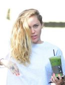 Miley Cyrus with her Mom Out in Los Angeles