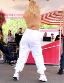 Rita-Ora-Sexy-Performing-415