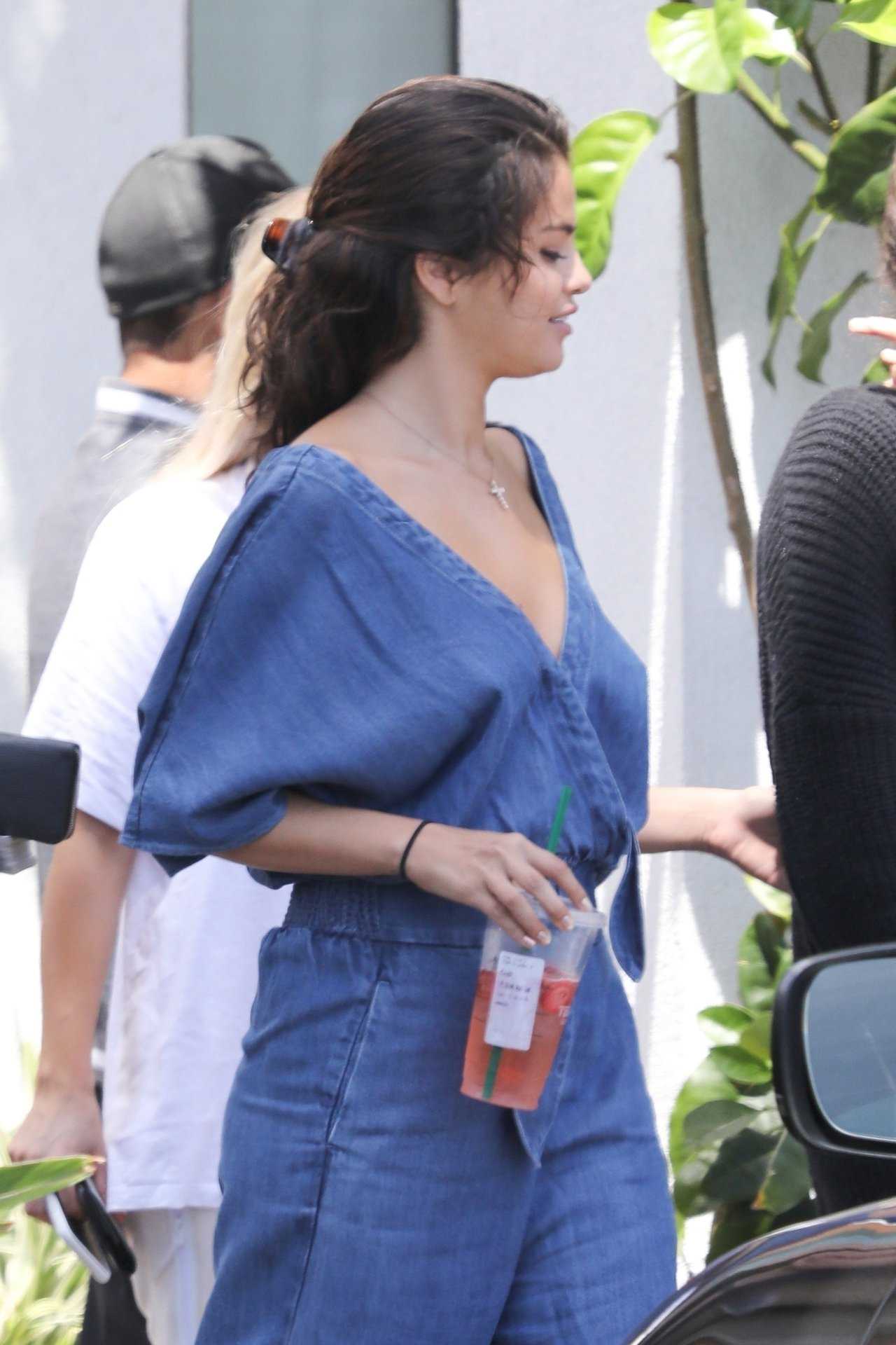 Selena-Gomez-758