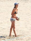 Alessandra-Ambrosio-in-Black-Bikini-360