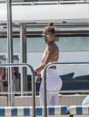 Jennifer Lopez on Holiday on her Yacht in Positano