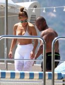 Jennifer Lopez on Holiday on her Yacht in Positano