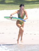 Kendall-Jenner-Ass-in-Swimsuit-in-Mexico-526
