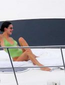Kendall-Jenner-Ass-in-Swimsuit-in-Mexico-533
