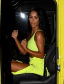 Kim-Kardashian-Upskirt-610