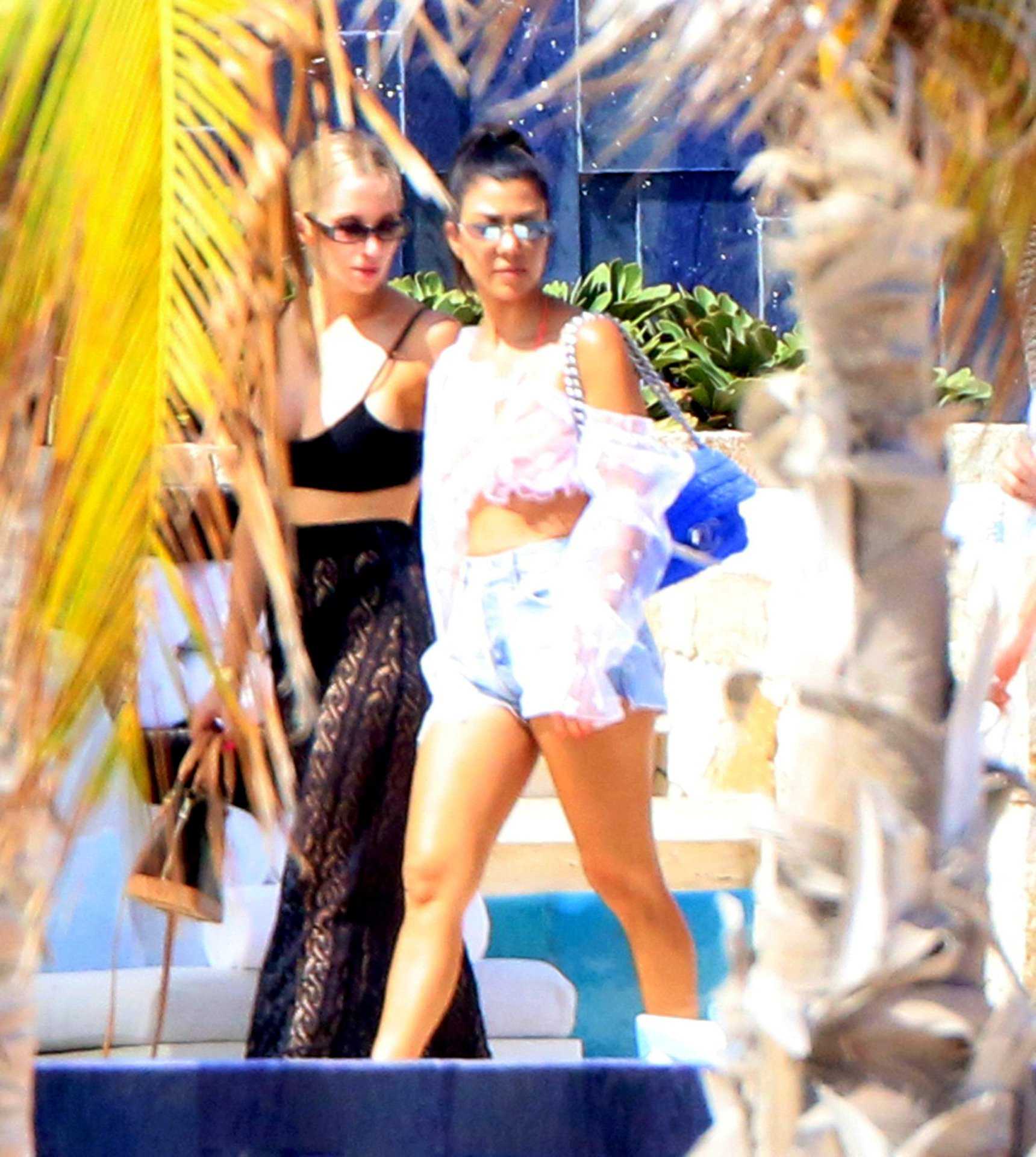 Kourtney-Kardashian-832