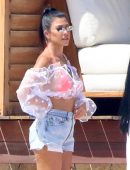 Kourtney-Kardashian-833
