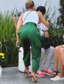 Kristen Bell Outside InStyle's "Day of Indulgence" Party in Brentwood
